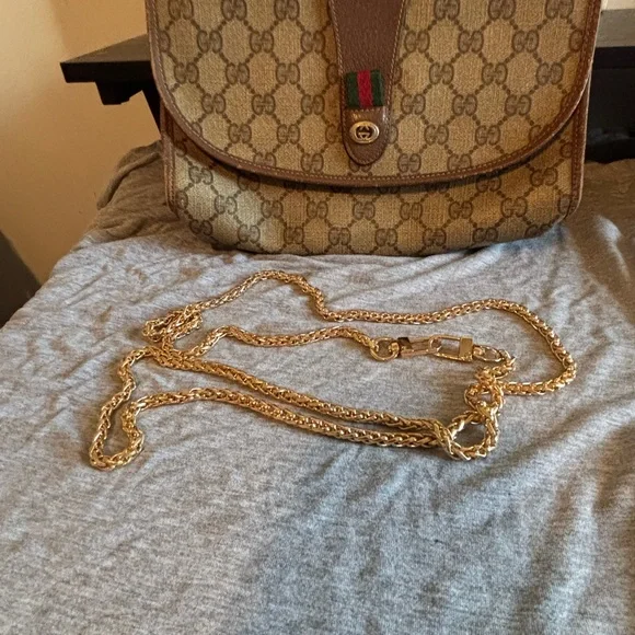 Authentic Vintage Gucci Sherry Line GG Supreme Clutch - Crossbody Chain Included - Picture 14 of 15